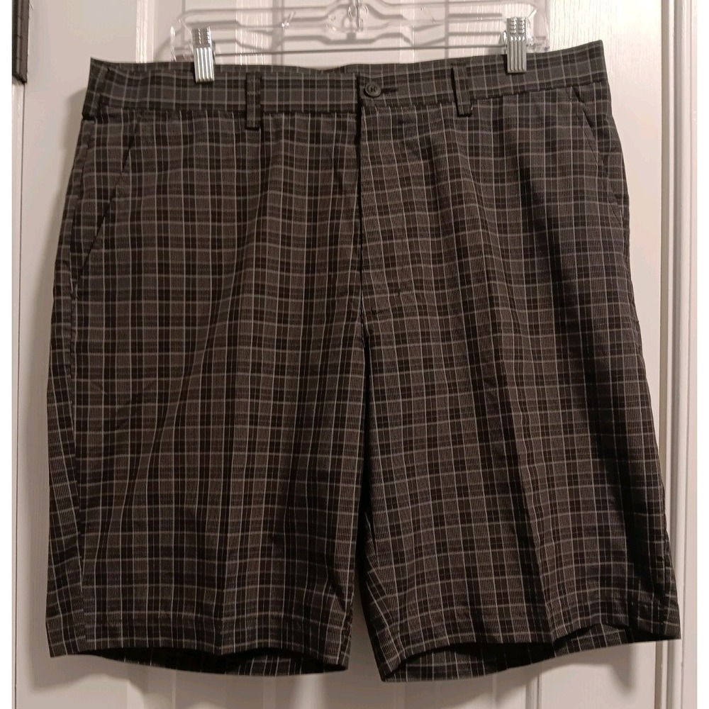 PGA Tour Golf Shorts Mens Black Grey Plaid Size 36 Flat Front Lightweight 9in
